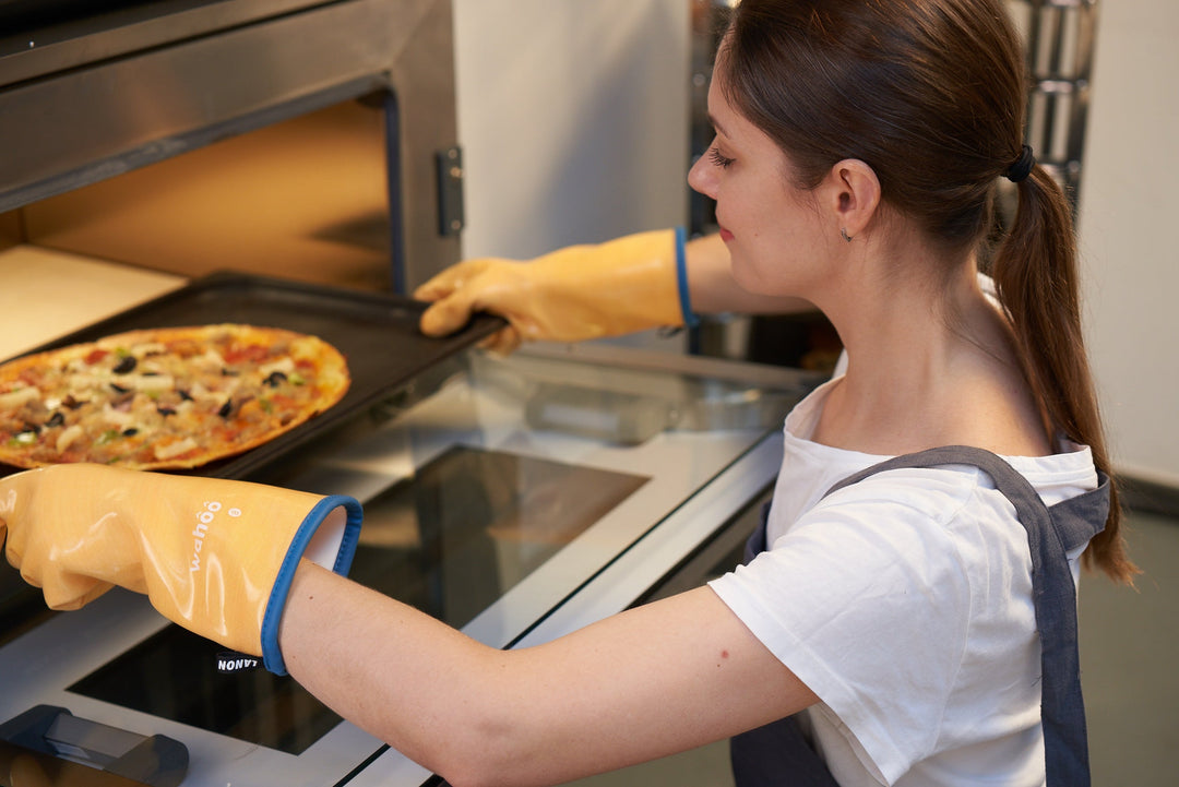 wahoo Liquid Silicone Gloves | Yellow